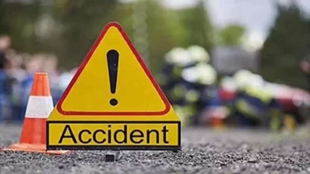 Nainital Accident News: वोट डालने हल्द्वानी जा रहे डॉक्टर की कार खाई में गिरी , मौके पर मौत