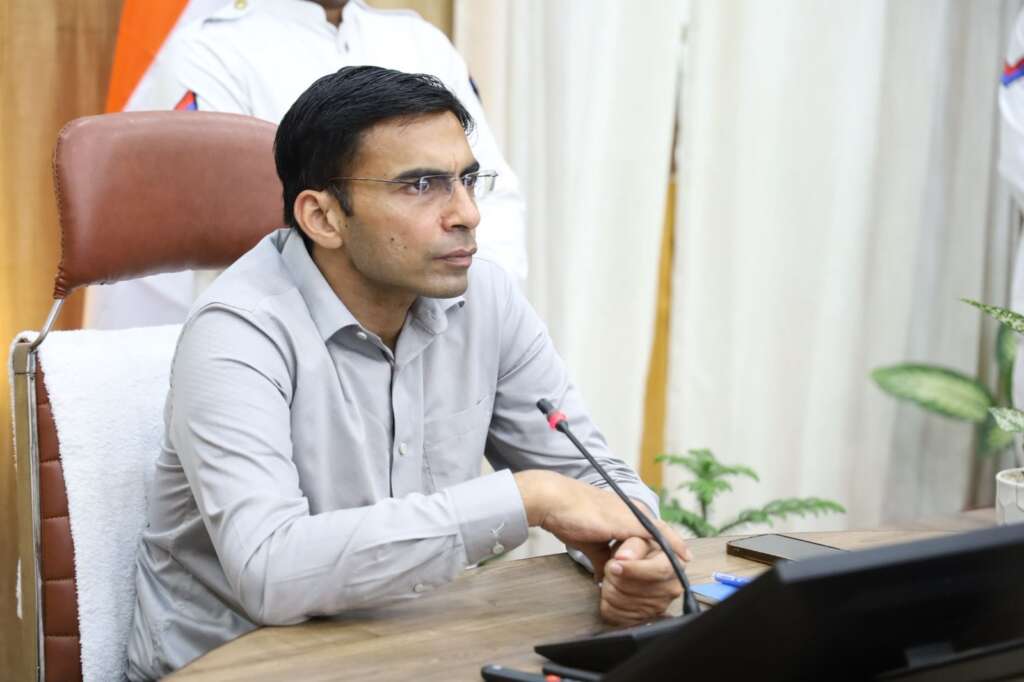 देहरादून: सीएम की प्रेरणा से स्मार्ट सिटी प्रोजेक्ट को धरातल पर उतारने के लिए जिला प्रशासन प्रतिबद्ध