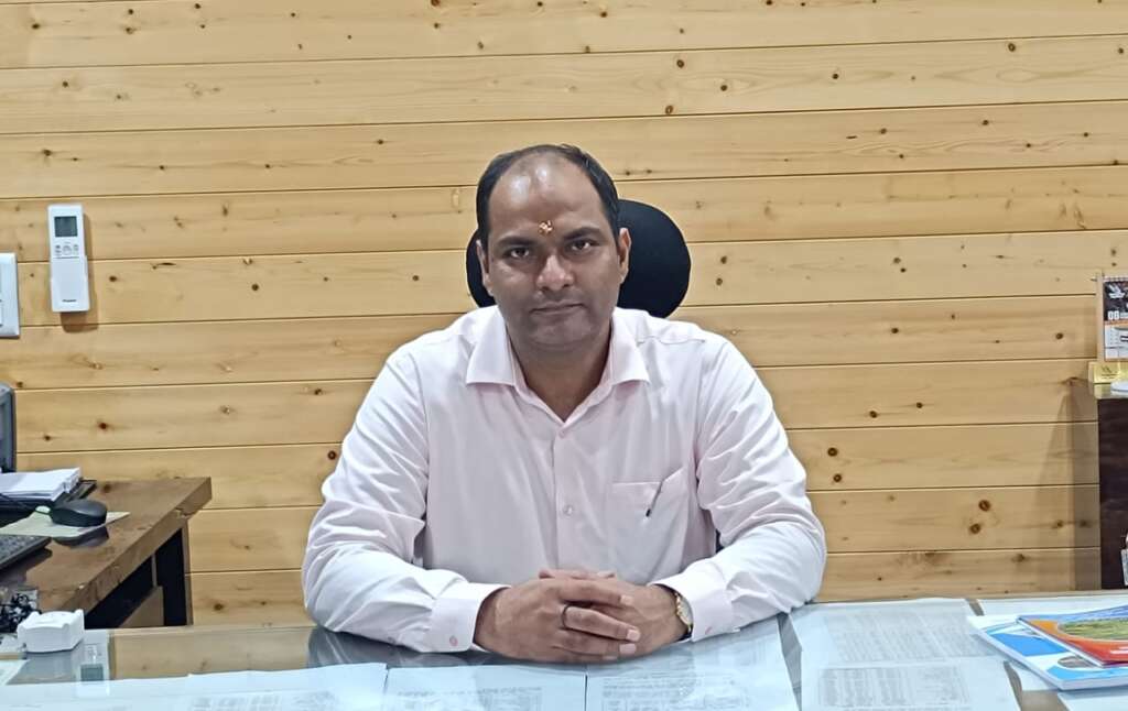 चंपावत: नवागत डीएम मनीष कुमार ने संभाला कार्यभार , बताई प्राथमिकता