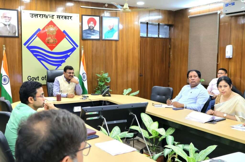 देहरादून: जल संरक्षण कार्यों में धीमी प्रगति पर मुख्य सचिव सख्त, SARRA को कार्ययोजना के निर्देश
