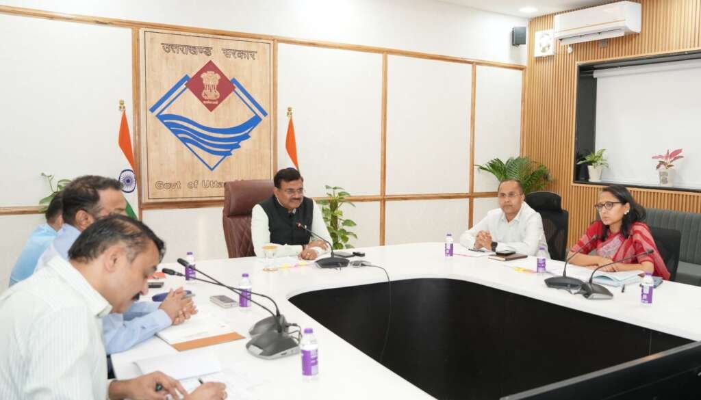 देहरादून में NCORD बैठक की अध्यक्षता करते मुख्य सचिव आनन्द बर्द्धन