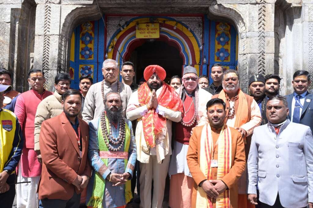 श्री केदारनाथ धाम में दर्शन एवं यात्रा व्यवस्थाओं का निरीक्षण करते राज्यपाल गुरमीत सिंह