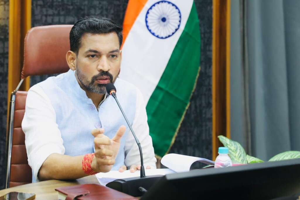 देहरादून में मतदाता सूची पुनरीक्षण बैठक।