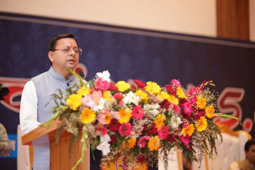 कालाढूंगी में साहित्यिक कार्यक्रम ‘अभिव्यंजना 5.0’ के दौरान संबोधन देते मुख्यमंत्री पुष्कर सिंह धामी।