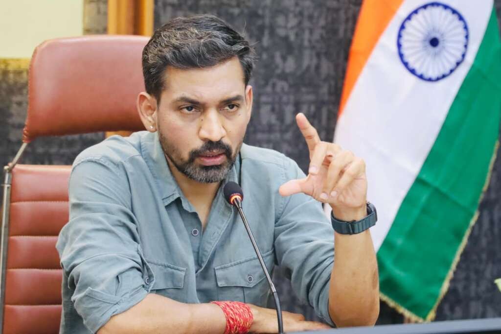देहरादून में स्मार्ट सिटी समीक्षा बैठक।