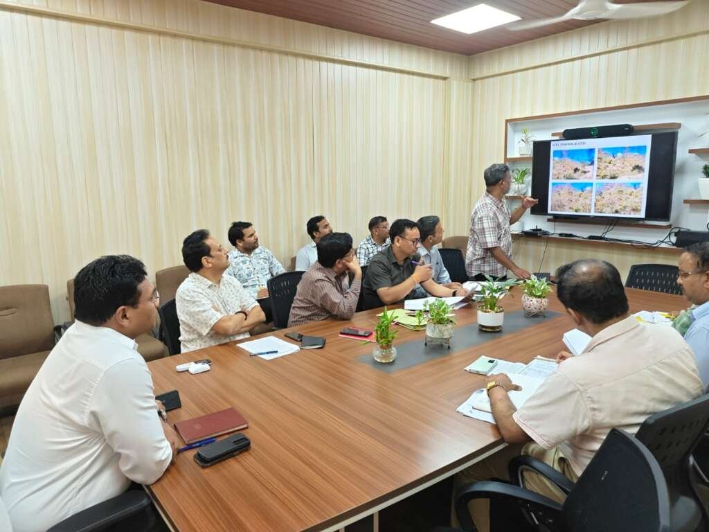 चारधाम यात्रा हेतु रुद्रप्रयाग के रतूड़ा में राज्य अतिथि गृह निर्माण की बैठक।