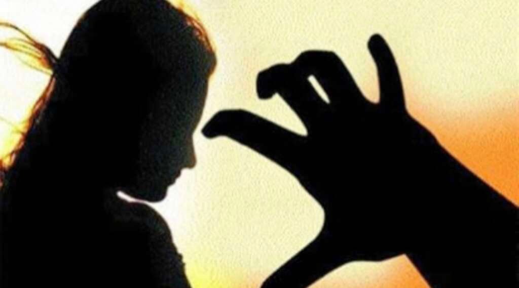 घरेलू हिंसा और कैद के गंभीर आरोपों से जुड़ी पीड़िता का प्रतीकात्मक प्रतिनिधि चित्र