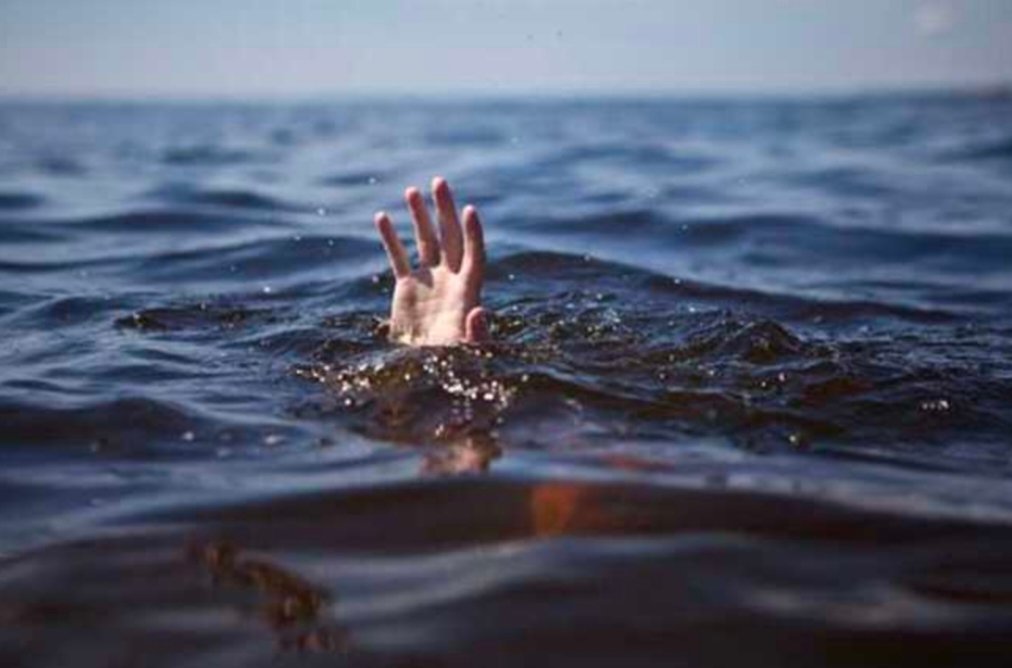 प्रतीकात्मक तस्वीर: कैल नदी में डूबने से 12वीं के छात्र की मौत के बाद क्षेत्र में शोक।
