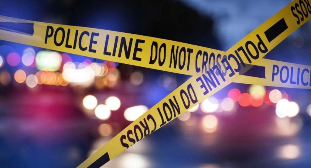 प्रतीकात्मक तस्वीर में अपराध स्थल और पुलिस जांच को दर्शाता दृश्य।