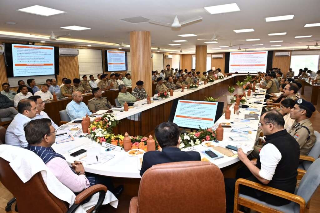 हरिद्वार में कांवड़ मेला-2026 को लेकर मुख्य सचिव आनंद बर्द्धन की अध्यक्षता में अंतर्राज्यीय समन्वय बैठक।