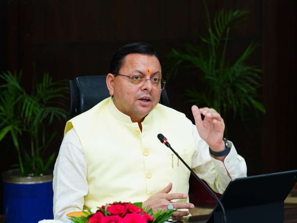मुख्यमंत्री पुष्कर सिंह धामी विकास योजनाओं को लेकर संबोधित करते हुए (फाइल फोटो)