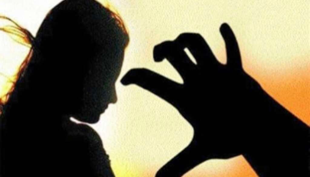 रुद्रपुर में नाबालिग गैंगरेप मामले के बाद पुलिस द्वारा सील किया गया होटल।