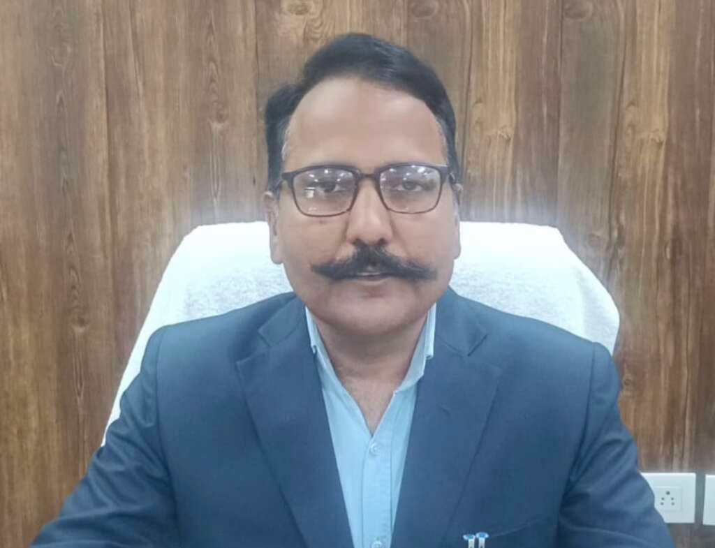 नैनीताल के जिलाधिकारी ललित मोहन रयाल की फाइल फोटो।