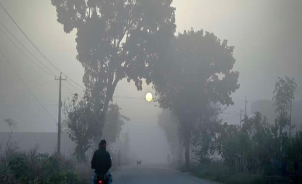 प्रतीकात्मक फोटो: उत्तराखंड में लगातार हो रही भारी बारिश के चलते कई जिलों में जनजीवन प्रभावित, प्रशासन अलर्ट पर।