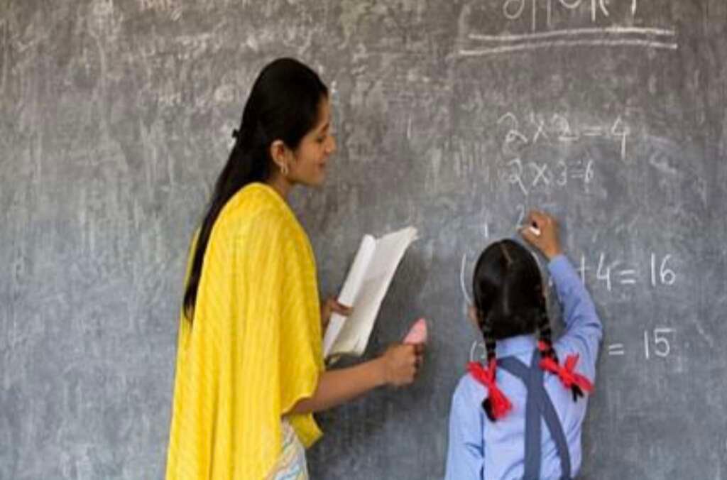 उत्तराखंड के सरकारी स्कूलों में 1586 बेसिक शिक्षकों की भर्ती की तैयारी का प्रतीकात्मक चित्र।