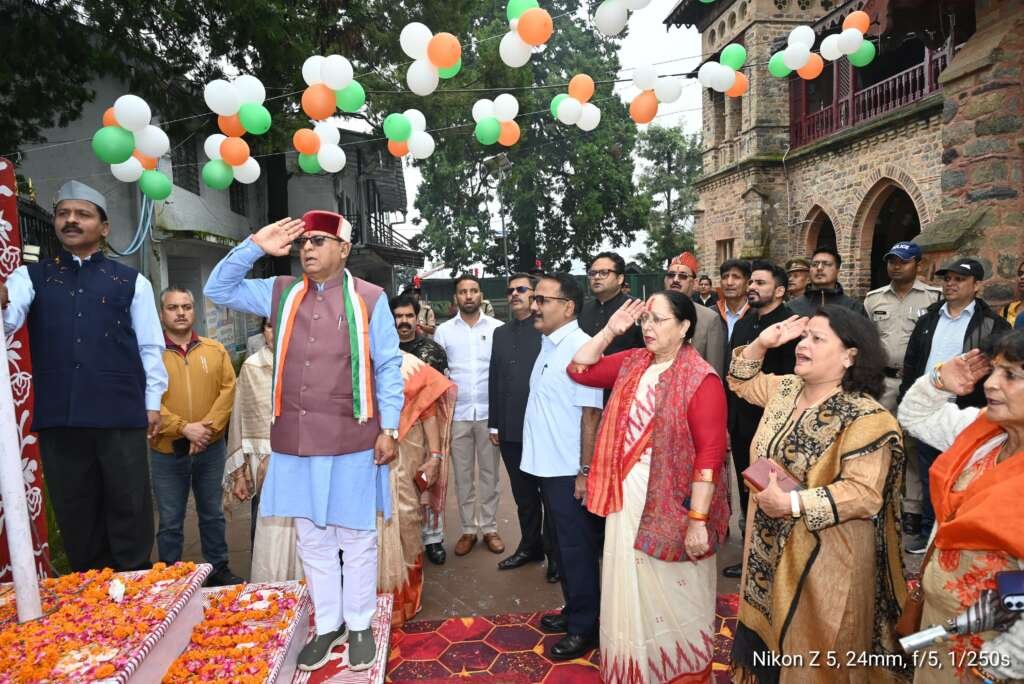नैनीताल जिले में स्वतंत्रता दिवस समारोह के दौरान आयोजित विभिन्न कार्यक्रमों में शामिल जनप्रतिनिधि और लोग