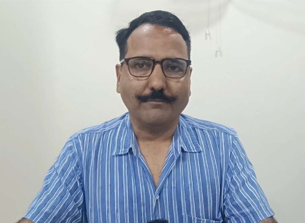 नैनीताल डीएम ललित मोहन रयाल जिला बदर के आदेश जारी करते हुए