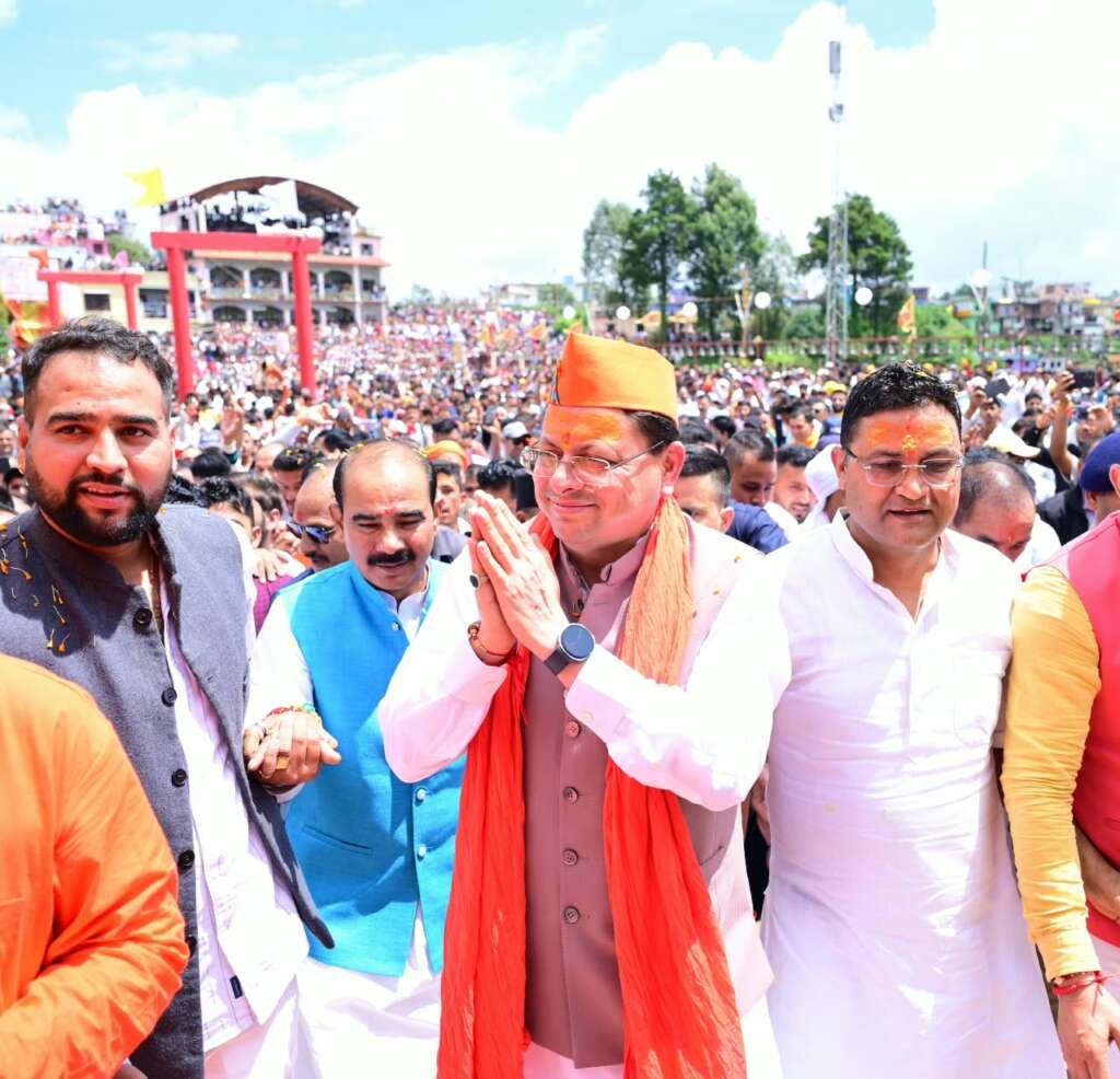 देवीधुरा बग्वाल में मुख्यमंत्री पुष्कर सिंह धामी