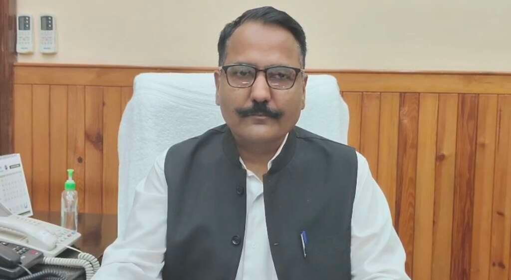 डीएम ललित मोहन रयाल की फाइल फोटो।