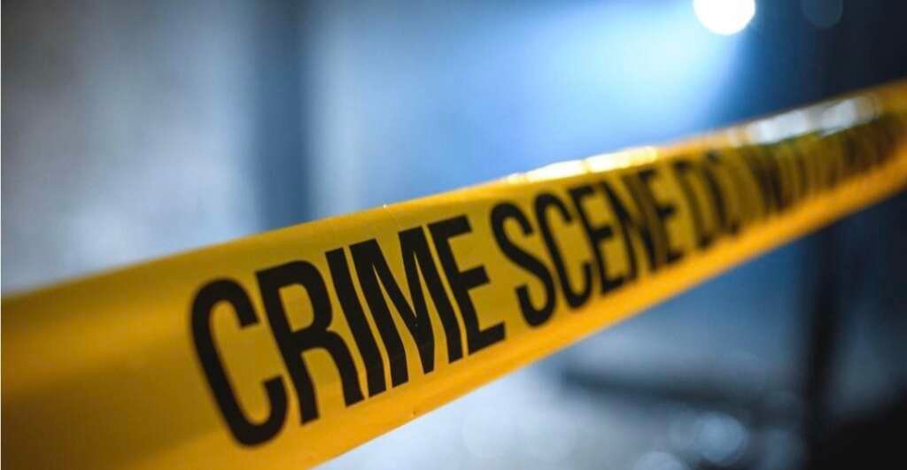 खटीमा रेलवे स्टेशन के पास दो शव मिलने के मामले की जांच करती पुलिस
