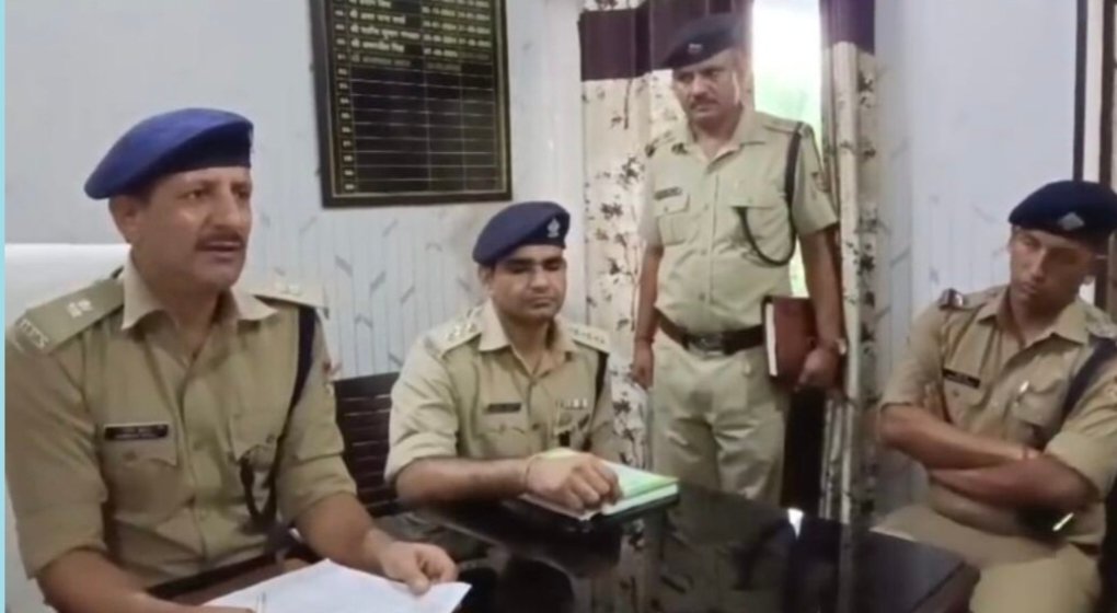 हरिद्वार मर्डर केस का खुलासा करते एसपी देहात