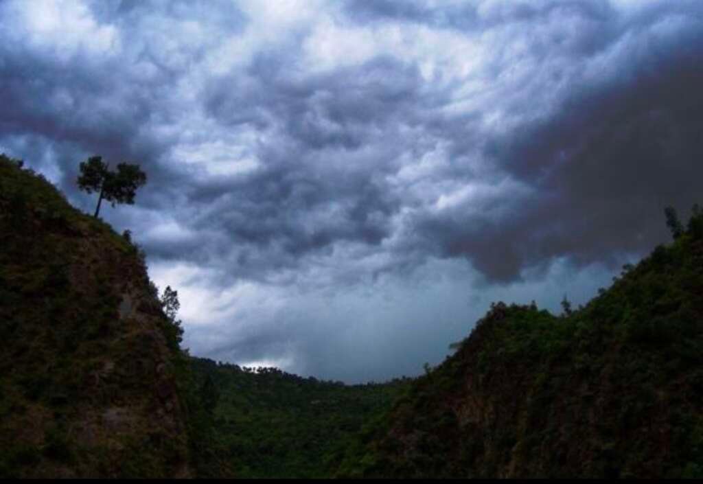 उत्तराखंड में भारी बारिश के बीच स्कूलों की छुट्टी का फर्जी आदेश वायरल