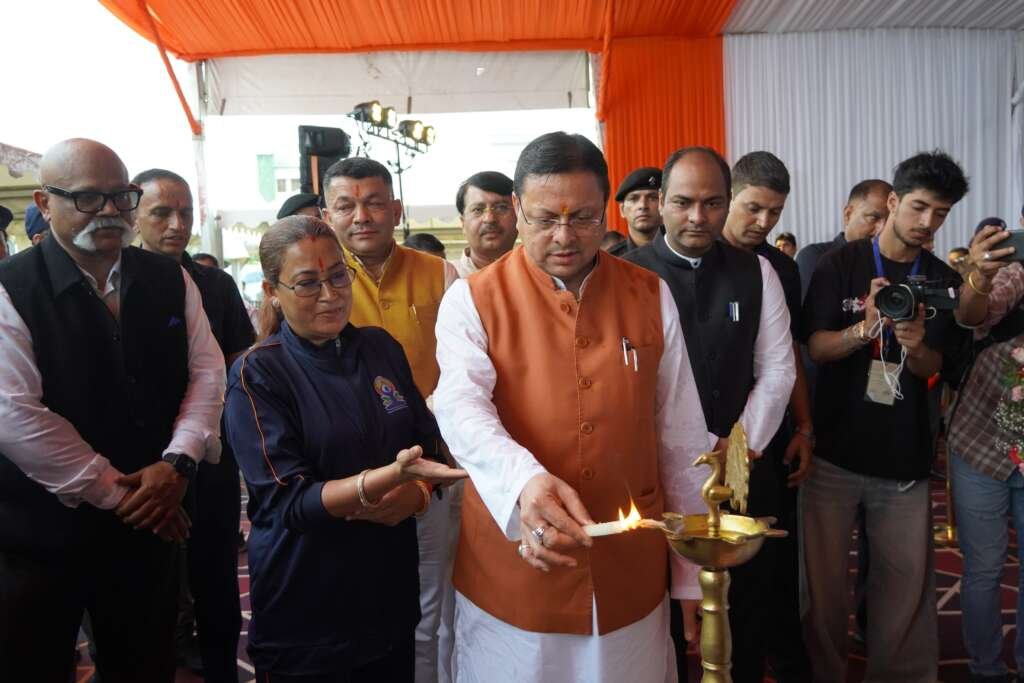सीएम धामी ने चम्पावत में खेल महाकुम्भ-मुख्यमंत्री चैम्पियनशिप ट्रॉफी-2026 के शुभारम्भ पर दीप प्रज्वलित किया