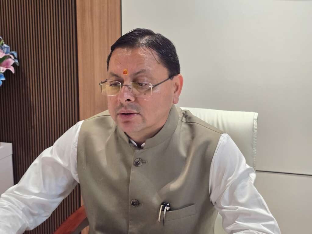 मसूरी गोलीकांड के शहीद राज्य आंदोलनकारियों को श्रद्धांजलि देते मुख्यमंत्री पुष्कर सिंह धामी
