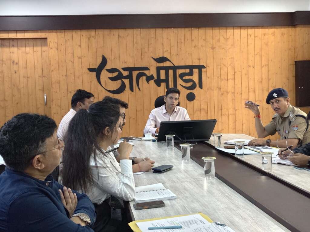 जिलाधिकारी अंशुल सिंह की अध्यक्षता में आयोजित जिला स्तरीय एनकॉर्ड समिति की बैठक