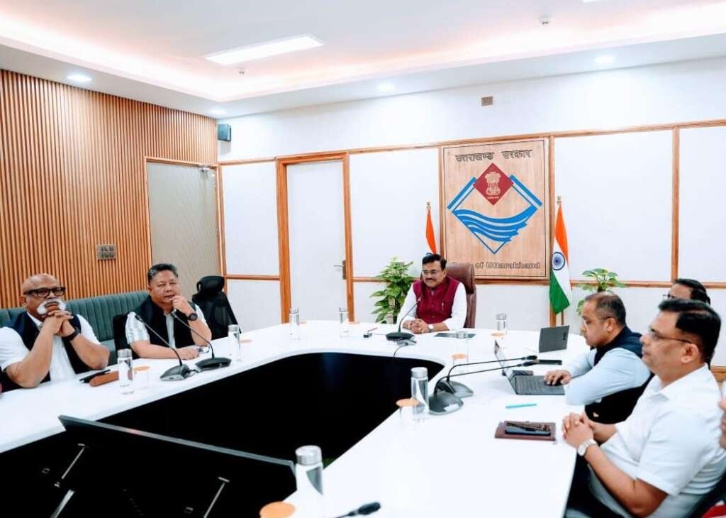 देहरादून सचिवालय में मुख्य सचिव आनन्द बर्द्धन की अध्यक्षता में अभियोजन मामलों की समीक्षा बैठक