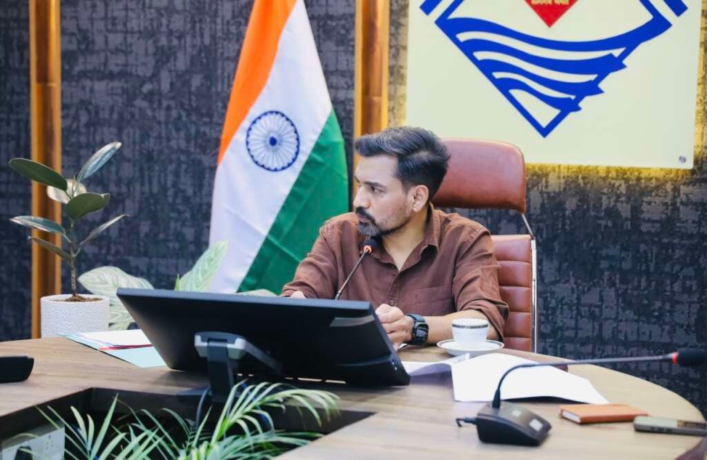 देहरादून में जिला प्रशासन की पहल से रुद्र प्रताप नेगी की शिक्षा और पुनर्वास की व्यवस्था