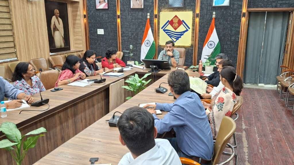 देहरादून की ऐतिहासिक धरोहरों के संरक्षण को लेकर जिलाधिकारी की बैठक