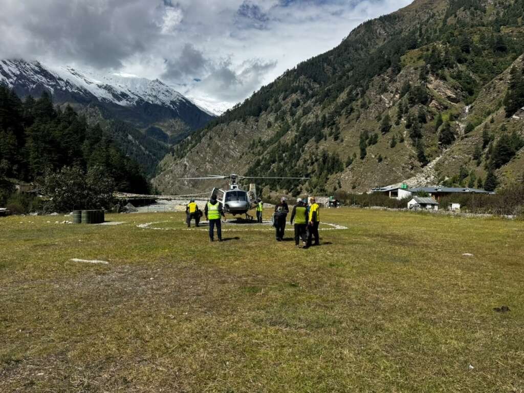 उत्तरकाशी में ट्रेकर्स के रेस्क्यू अभियान में जुटी SDRF टीम