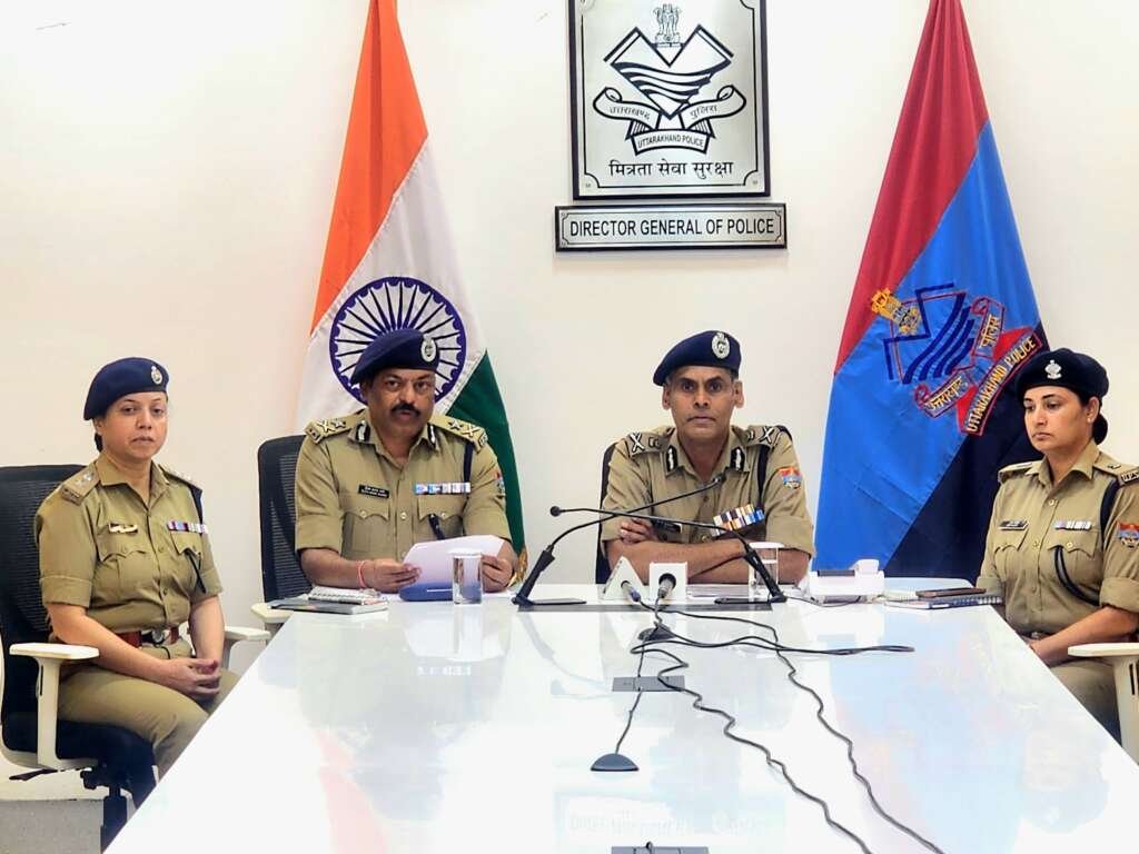 उत्तराखंड पुलिस मुख्यालय देहरादून में एडीजी डॉ. वी. मुरुगेशन अंकिता भंडारी हत्याकांड की जांच और न्यायिक कार्रवाई की जानकारी देते हुए।