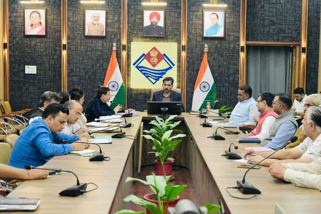 देहरादून में दीपावली पर निर्धारित स्थलों पर पटाखों की बिक्री और अग्नि सुरक्षा व्यवस्था को लेकर प्रशासन के निर्देश