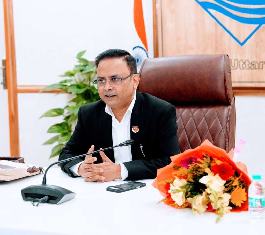 ग्रीन इंडिया मिशन की समीक्षा बैठक की अध्यक्षता करते प्रमुख सचिव आर.के. सुधांशु