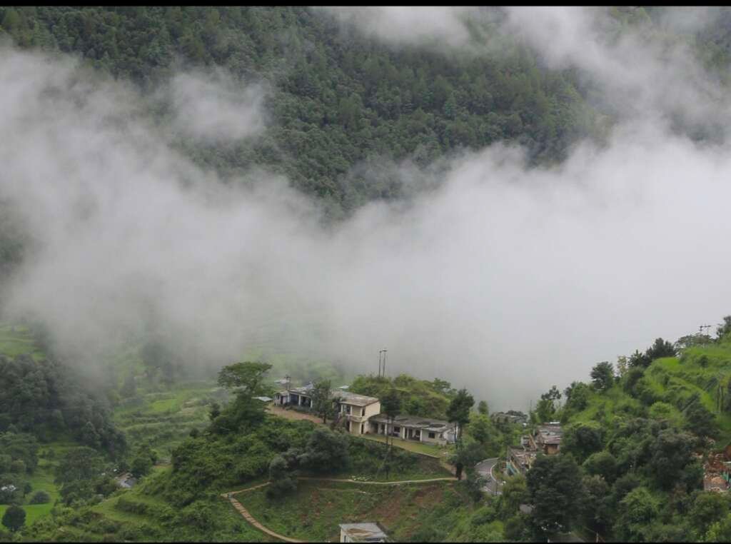 उत्तराखंड में मानसून की विदाई के बाद बारिश और बादलों का मौसम