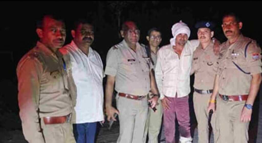 खानपुर पुलिस मुठभेड़ में घायल बदमाश आरिफ