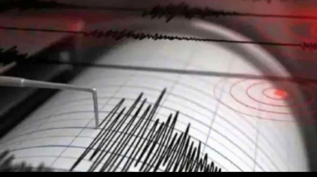 उत्तराखंड के उत्तरकाशी में भूकंप के झटकों को दर्शाती प्रतीकात्मक तस