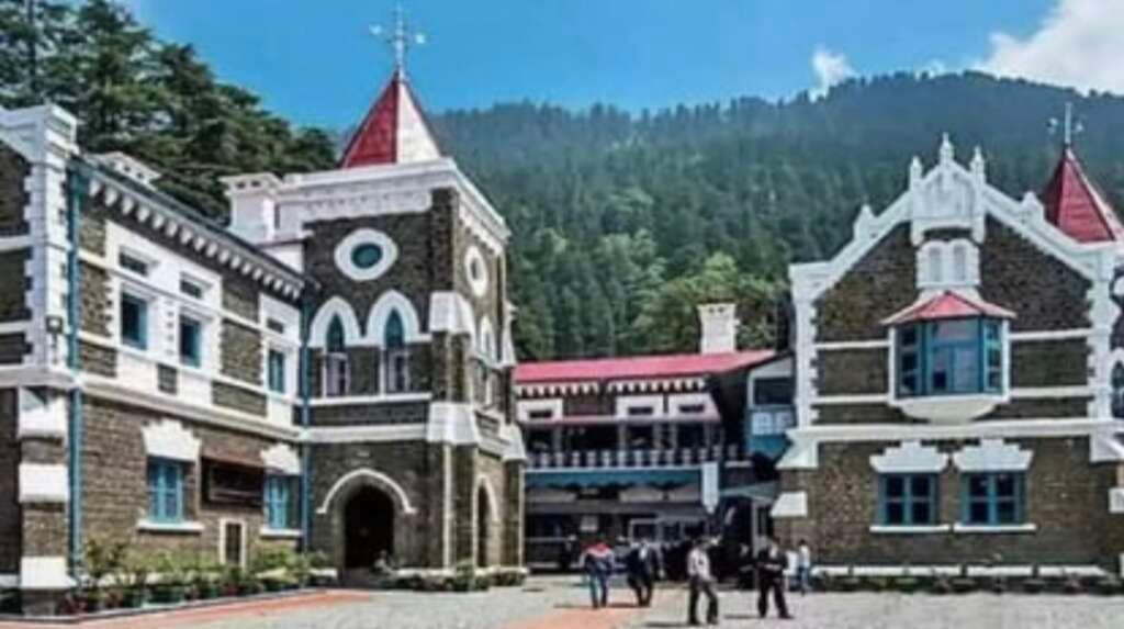 उत्तराखंड हाईकोर्ट नैनीताल की फाइल फोटो, तिहरे हत्याकांड में फांसी की सजा रद्द