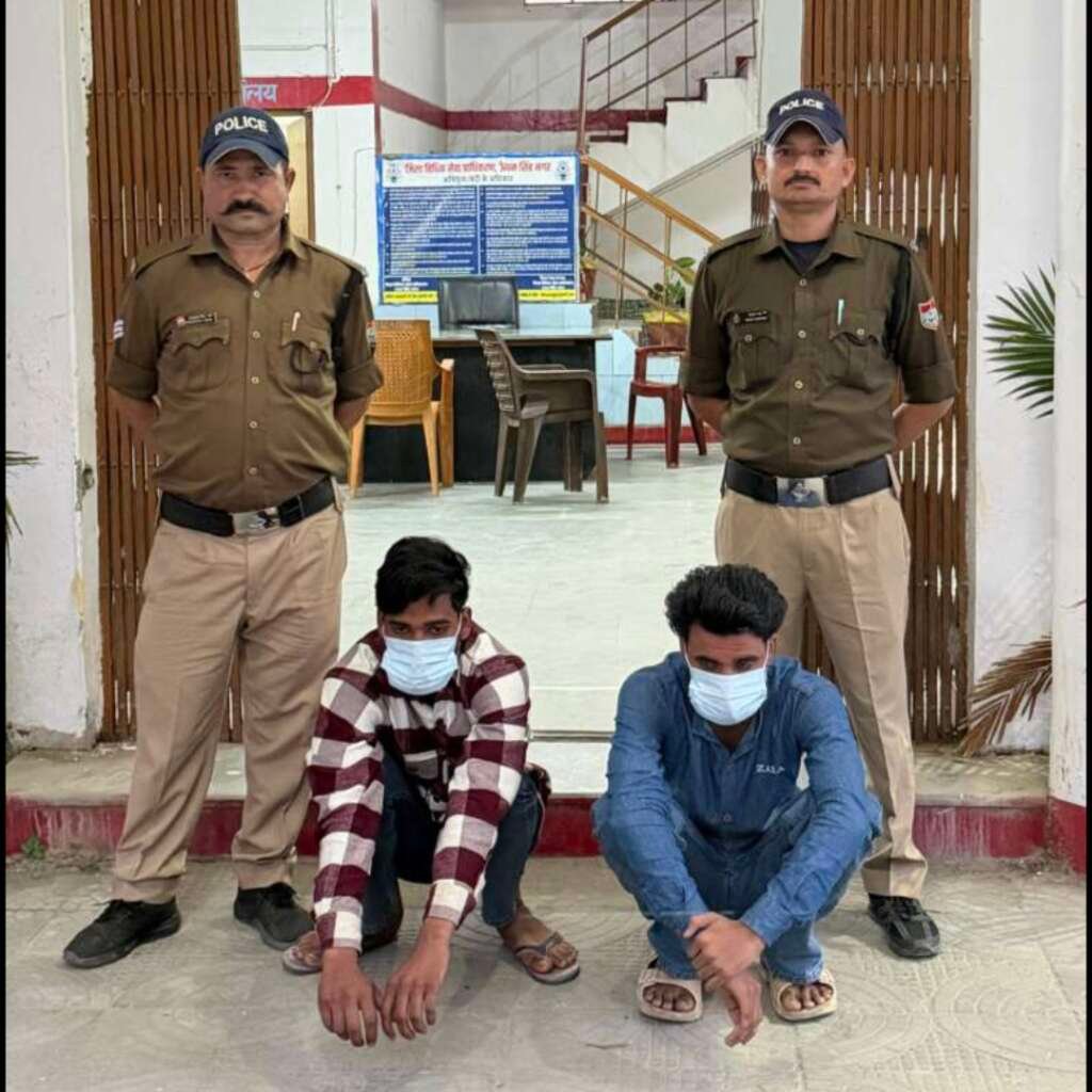 ऊधम सिंह नगर के दिनेशपुर में छह छात्राओं से छेड़छाड़ और धमकी के मामले में दो आरोपी गिरफ्तार।