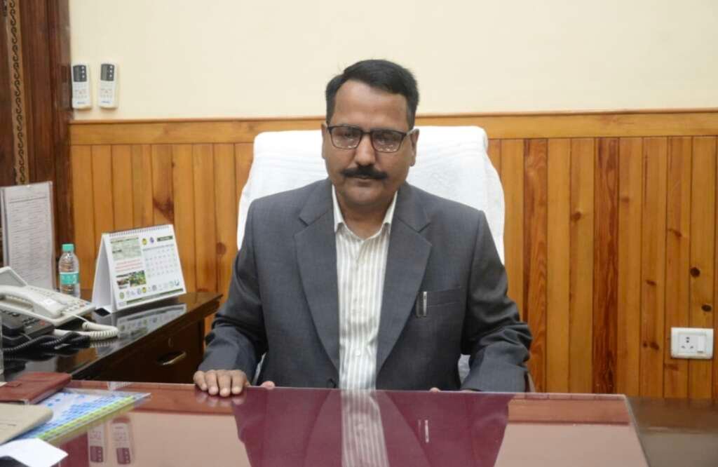नैनीताल में पांच आरोपियों को छह माह के लिए जिला बदर करने और जन सुरक्षा के मद्देनजर शस्त्र लाइसेंस निरस्त करने की प्रशासनिक कार्रवाई।