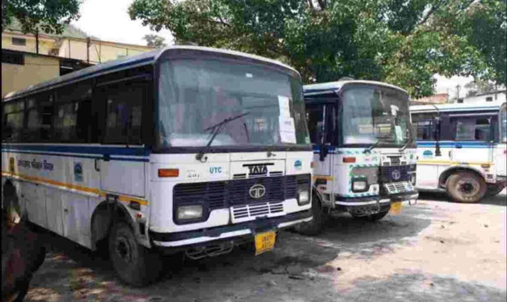 उत्तराखंड में रोडवेज कर्मचारियों की हड़ताल के चलते प्रभावित बस सेवा का प्रतीकात्मक दृश्य।